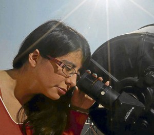 Maritza Soto, estudiante del Doctorado en Ciencias mención Astronomía de la FCFM U. de Chile.