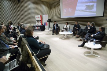 Panel de expertos En este panel participaron la ministra Williams; el gerente general de la Fundación Tecnológica de Sonami, Iván Cerda; el presidente de Aprimin, Andrés Aguirre; el presidente ejecutivo de la Alianza Valor Minero, Álvaro García; y el presidente de Drillco, Rolando Carmona; actuando como el director ejecutivo del AMTC, Javier Ruiz del Solar.