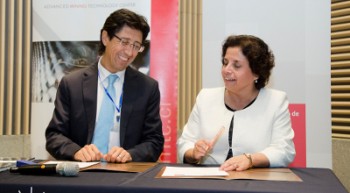 En la oportunidad, la ministra de Minería, Aurora Williams; y el director ejecutivo del AMTC, Javier Ruiz del Solar; firmaron un memorándum de entendimiento.