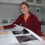 Becaria del CIHDE expone en Brasil sobre cultura Chinchorro