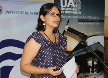 Chile es representado en libro por mujer científica de la Universidad de Antofagasta