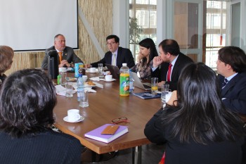 Un aspecto de la reunión con autoridades de la Universidad de La Frontera.